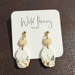 Wild Honey Cream and Gold Floral Earrings